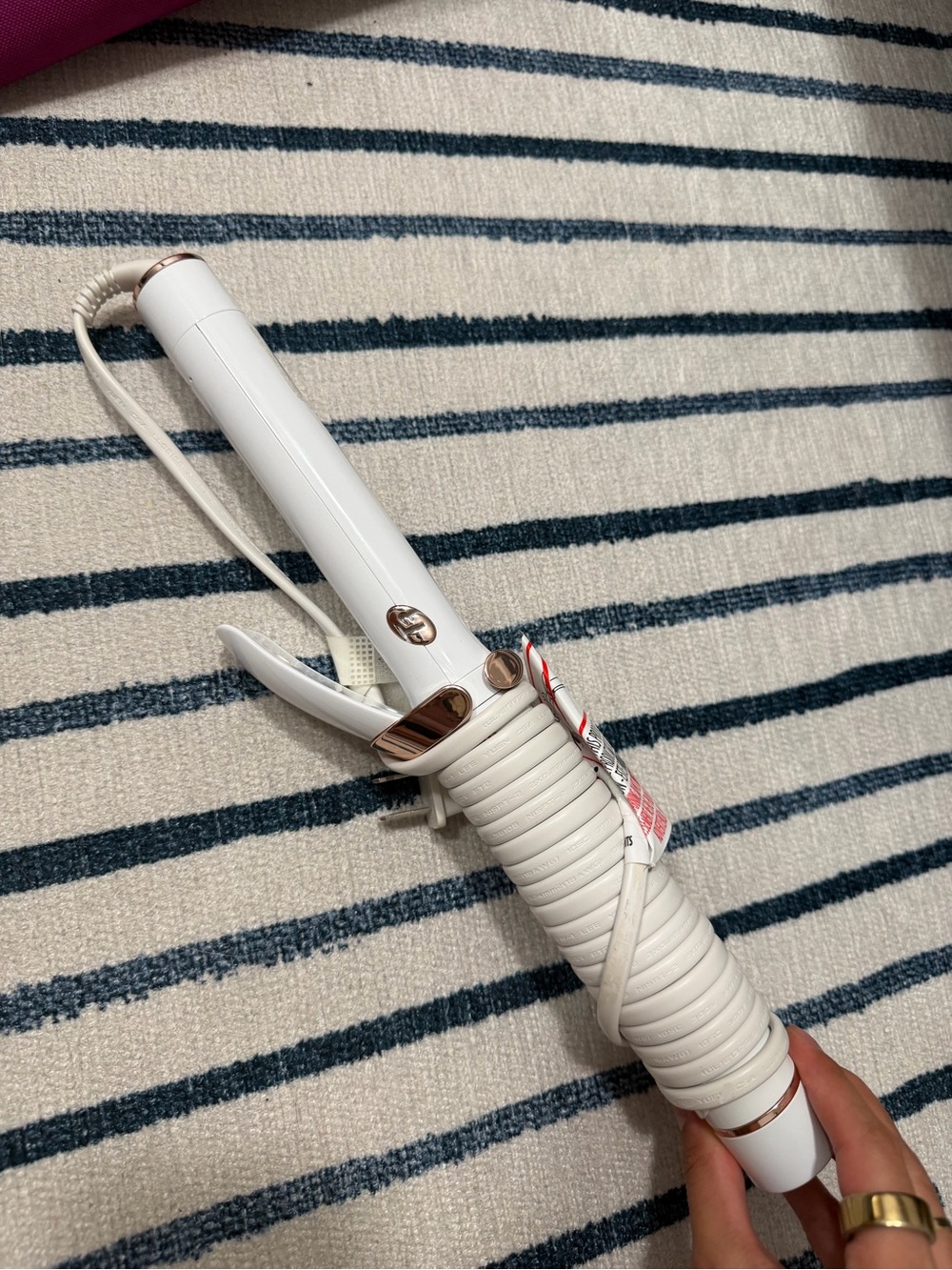 T3 SinglePass® 1.25-Inch
Ceramic Curling Iron - great condition - Picture 6 of 6